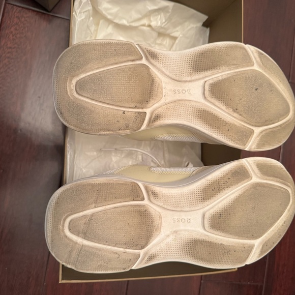 Selling Hugo Boss shoes - Picture 3 of 5